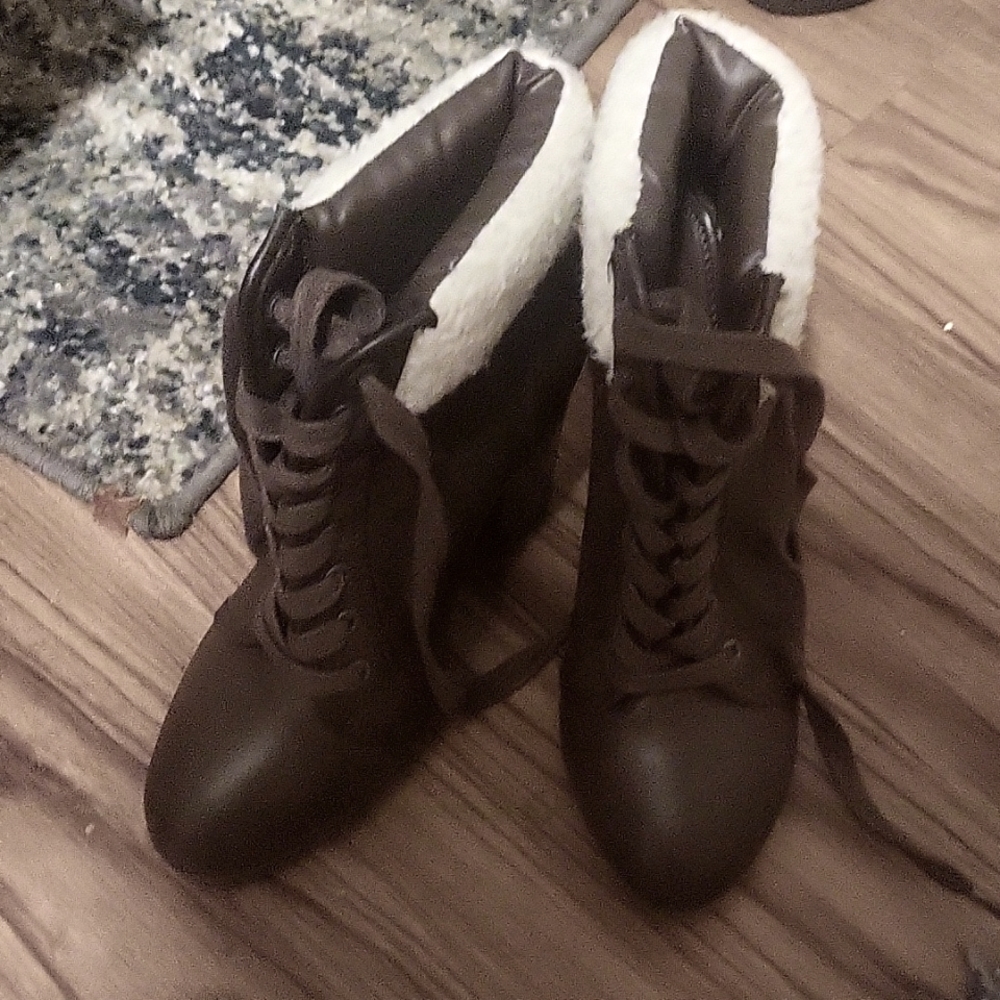 High heel boots